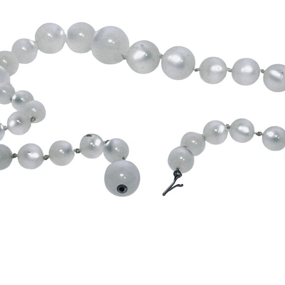 Vintage Chunky White Moonglow Graduated Bead Necklace (5662) - Picture 5 of 6